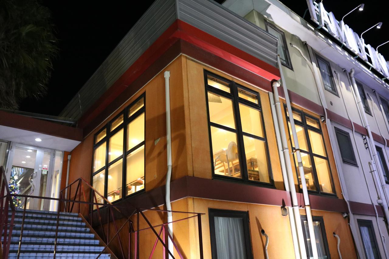 Hotel Tabist Fifty'S For Maihama Tokio Exterior foto